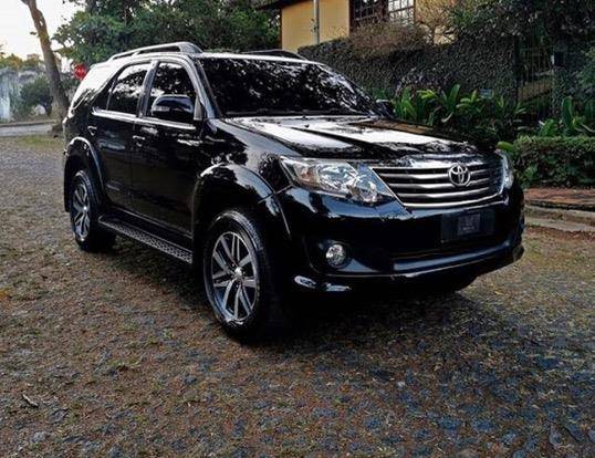 TOYOTA HILUX SW4 2015