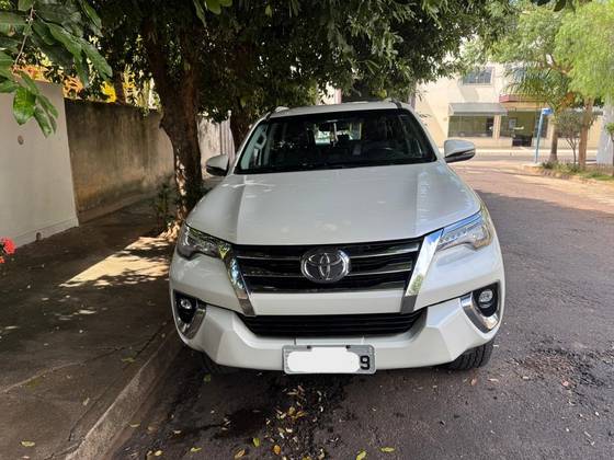 TOYOTA HILUX SW4 2018