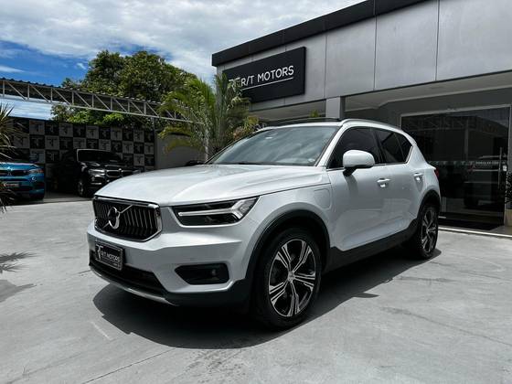 VOLVO XC40 2022