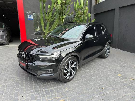 VOLVO XC40 2020