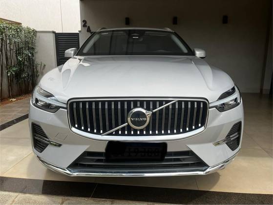 VOLVO XC60 2023