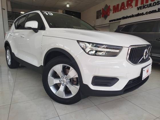 VOLVO XC40 2019