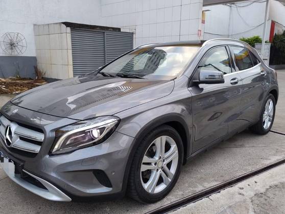 MERCEDES-BENZ GLA 200 2015