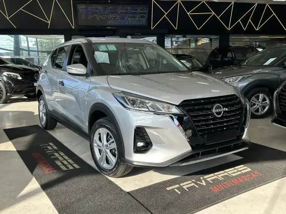 NISSAN KICKS PLAY 2025