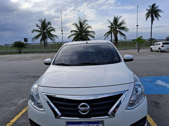 NISSAN VERSA 2018