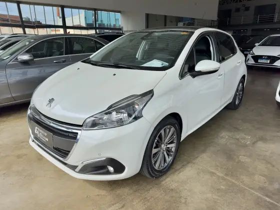 PEUGEOT 208 2017