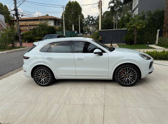 PORSCHE CAYENNE 2019