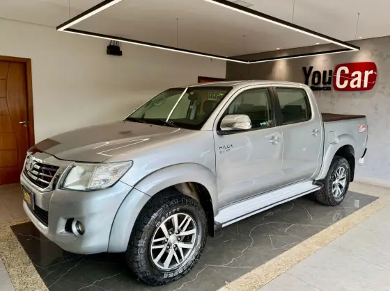 TOYOTA HILUX 2015