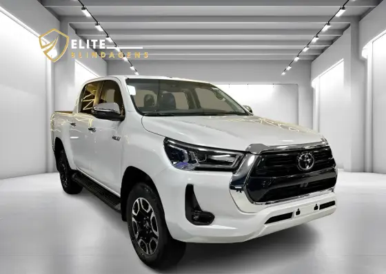 TOYOTA HILUX 2025