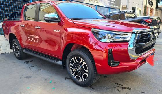 TOYOTA HILUX 2022
