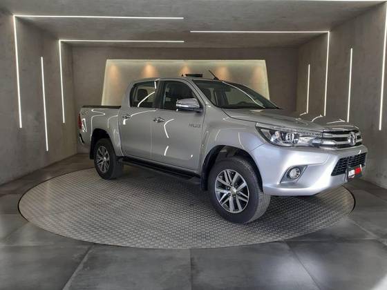 TOYOTA HILUX 2016