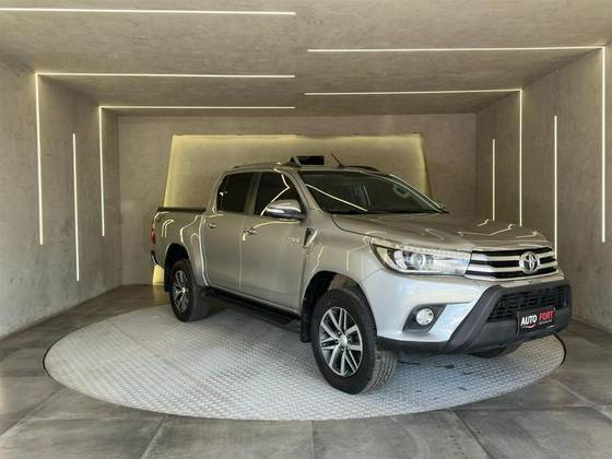 TOYOTA HILUX 2017