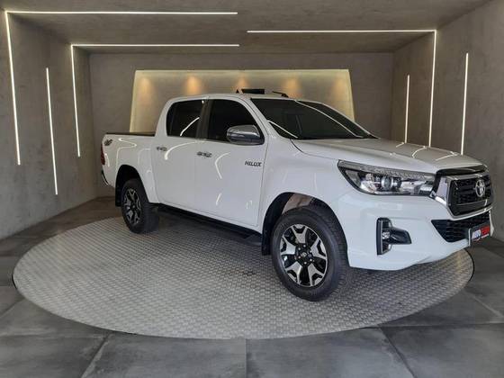 TOYOTA HILUX 2019
