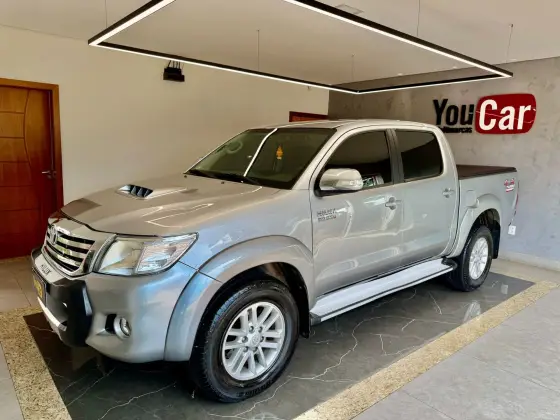 TOYOTA HILUX 2015