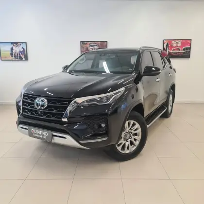 TOYOTA HILUX SW4 2022