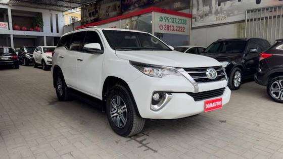 TOYOTA HILUX SW4 2018
