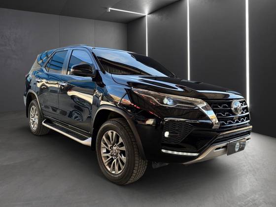 TOYOTA HILUX SW4 2021