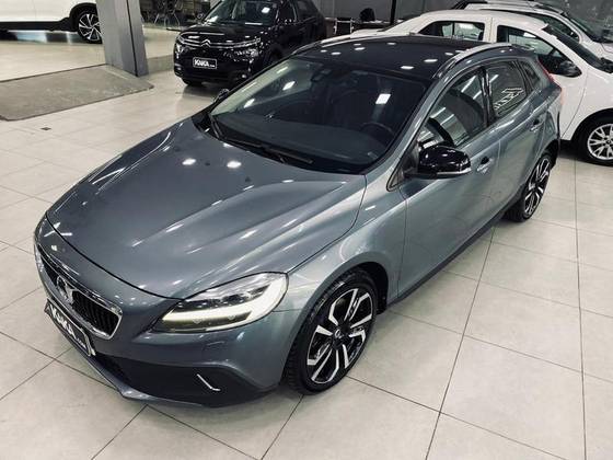 VOLVO V40 2018
