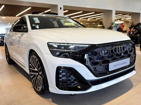 AUDI Q8 2025