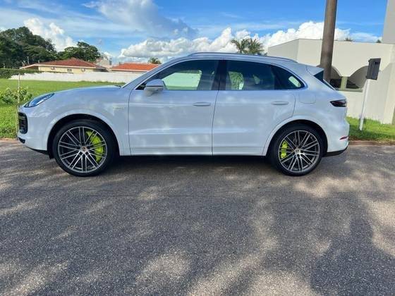 PORSCHE CAYENNE 2023