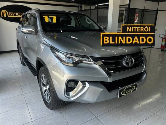 TOYOTA HILUX SW4 2017