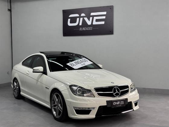 MERCEDES-BENZ C 63 AMG 2012
