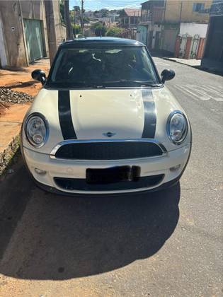 MINI ONE 2013