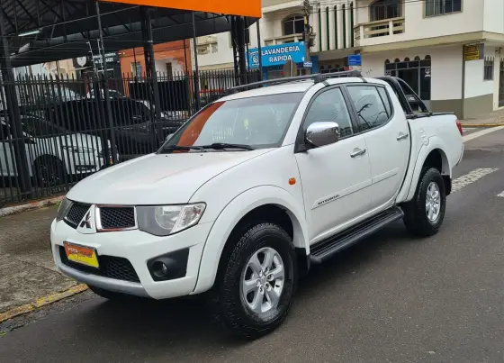 MITSUBISHI L200 TRITON 2012