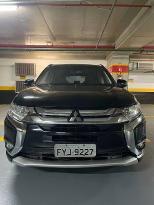 MITSUBISHI OUTLANDER 2016