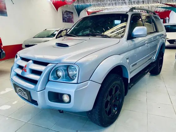 MITSUBISHI PAJERO SPORT 2011