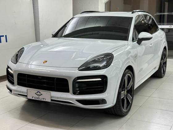 PORSCHE CAYENNE 2021
