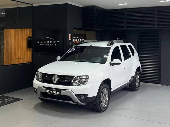 RENAULT DUSTER 2020
