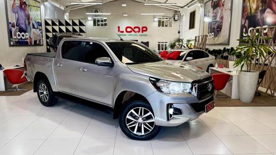 TOYOTA HILUX 2019