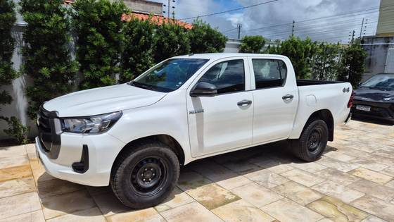 TOYOTA HILUX 2021