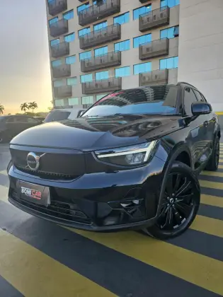 VOLVO XC40 2023