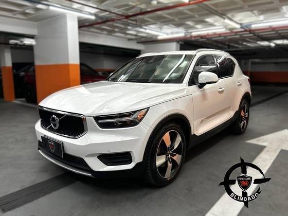 VOLVO XC40 2020
