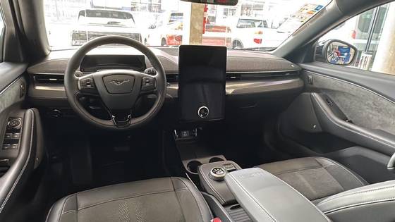 FORD MUSTANG MACH-e 2024