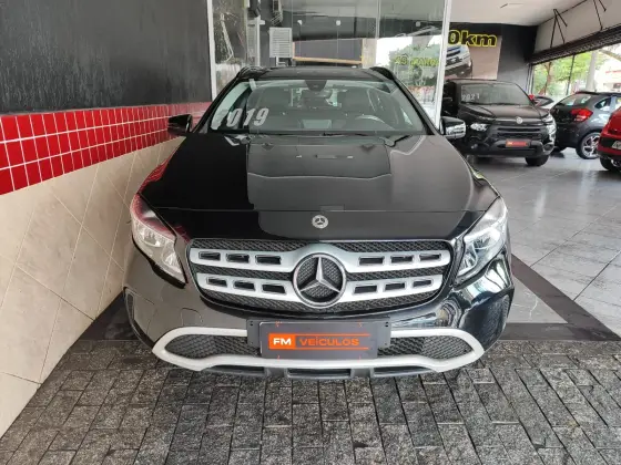 MERCEDES-BENZ GLA 200 2019