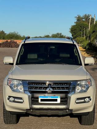 MITSUBISHI PAJERO FULL 2020