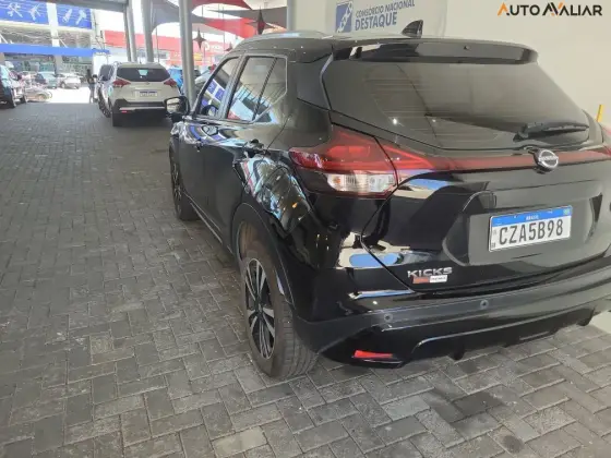 NISSAN KICKS 2023