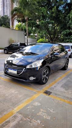 PEUGEOT 208 2014