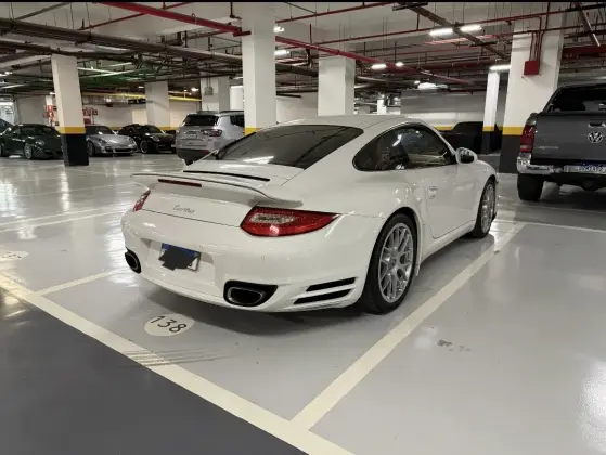 PORSCHE 911 2011