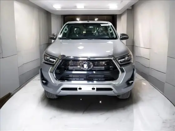TOYOTA HILUX 2025