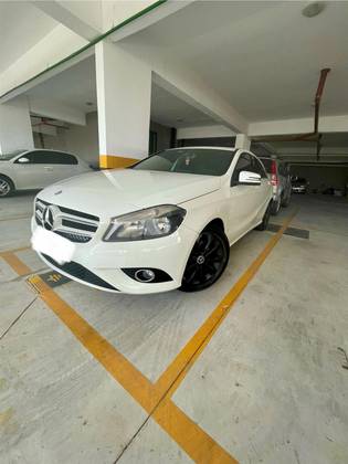 MERCEDES-BENZ A 200 2015