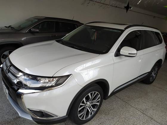 MITSUBISHI OUTLANDER 2016