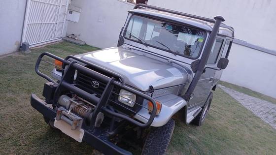 TOYOTA BANDEIRANTE 2001