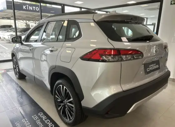 TOYOTA COROLLA CROSS 2026