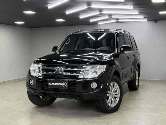 MITSUBISHI PAJERO FULL 2013
