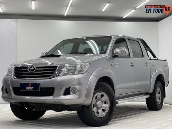 TOYOTA HILUX 2015