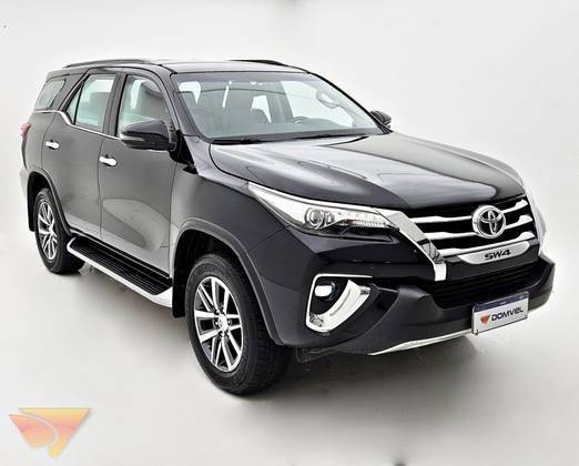 TOYOTA HILUX SW4 2019